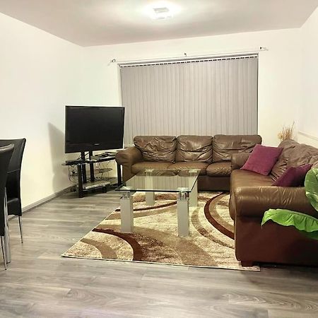 Lovely 3 Bed Ground Floor Apartment Near Qe Hospital Harborne Birmingham New Exteriör bild