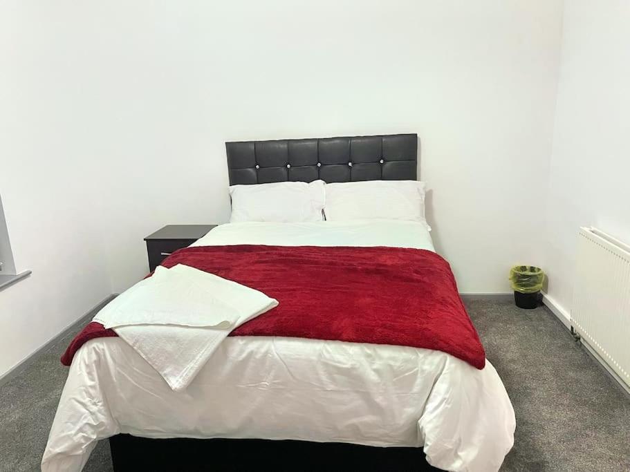 Lovely 3 Bed Ground Floor Apartment Near Qe Hospital Harborne Birmingham New Exteriör bild
