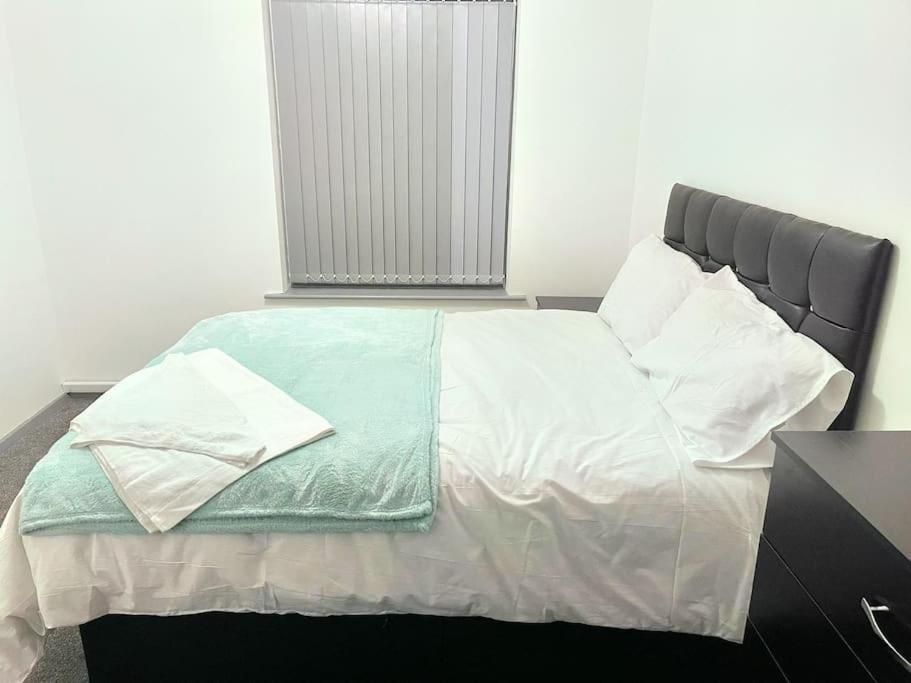 Lovely 3 Bed Ground Floor Apartment Near Qe Hospital Harborne Birmingham New Exteriör bild