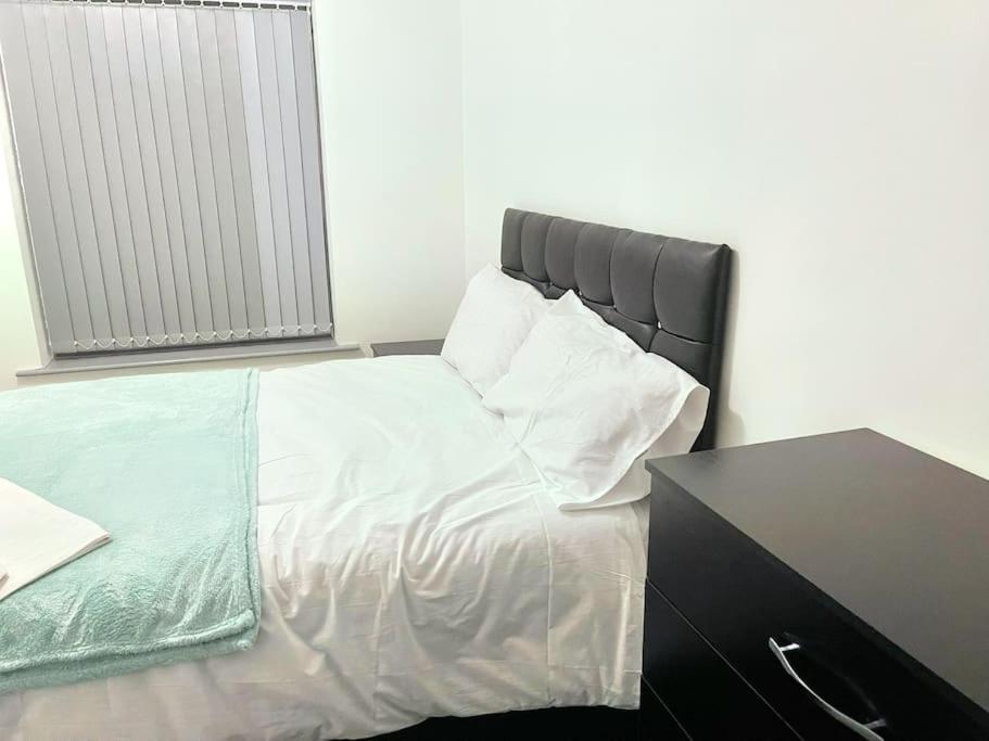 Lovely 3 Bed Ground Floor Apartment Near Qe Hospital Harborne Birmingham New Exteriör bild