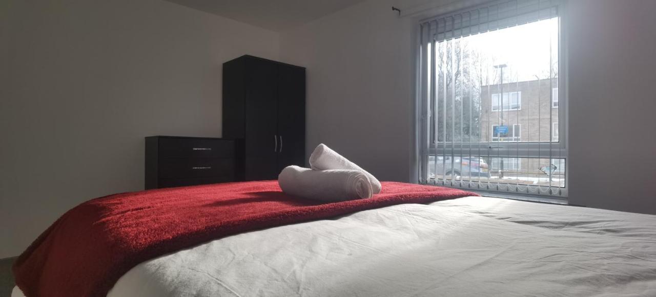 Lovely 3 Bed Apartment Near Qe Hospital Harborne Birmingham New Exteriör bild